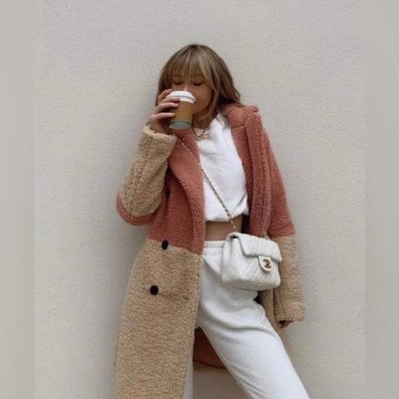 BCBG COAT - Picture 2 of 9